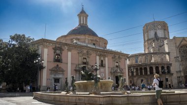 Valencia, İspanya 26-2023 La Plaza de la Virgen, Bakire Meryem Meydanı 