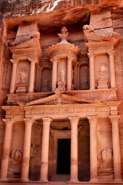 Ürdün 'ün Petra şehrindeki Hazine' nin cephesi