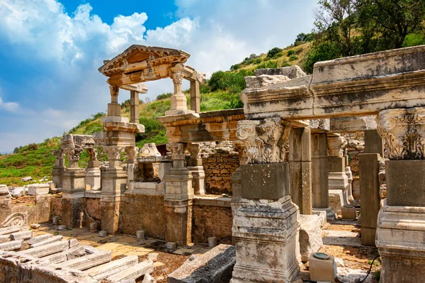 Romerska Tempel Den Arkeopogiska Platsen Efeso Turkiet — Stockfoto