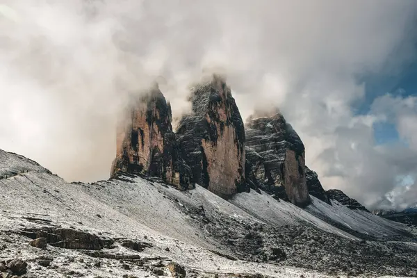 Tre Cime Di Lavaredo, Dolomitler, İtalya. İtalya 'nın Güzelliği.
