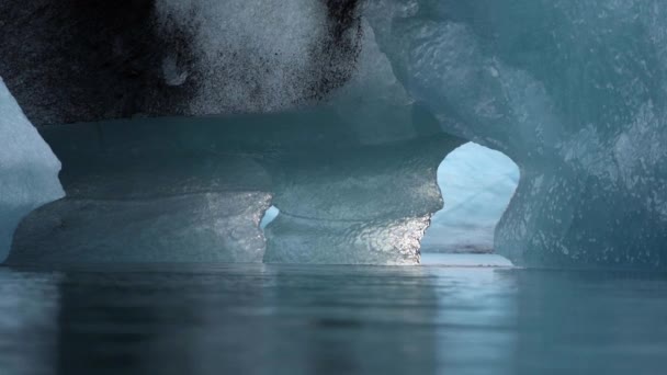 Schmelzender Eisberg Wasser Nahaufnahme Zeitlupe Hochwertiges Filmmaterial — Stockvideo