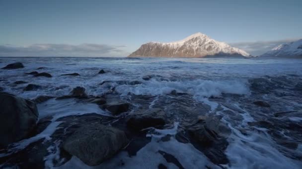Costa Rocosa Fiordo Mar Noruego Invierno Playa Skagsanden Unstad Islas — Vídeos de Stock
