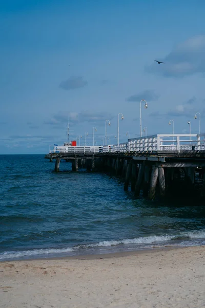ソピエスはアイコニックなソポトの桟橋 ポーランド最長の木製の桟橋で 息をのむようなバルト海の景色 レジャー 海岸の魅力を提供しています 高品質の写真 — ストック写真