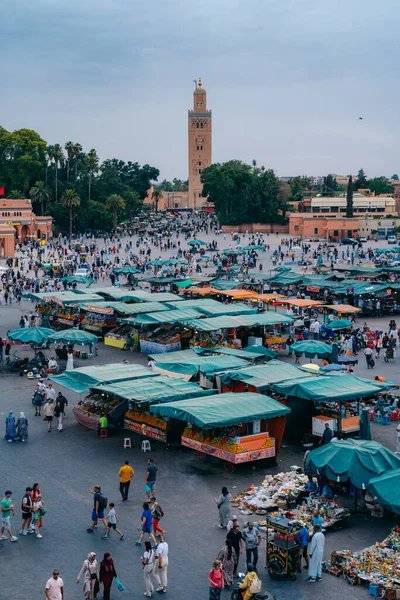 2023 マラケシュ モロッコ 昼間の間にジャーナ ファーダ広場 高品質の写真 — ストック写真