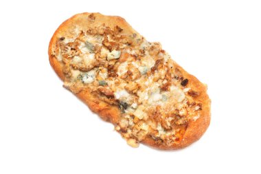 Taze pişmiş Focaccia ya da yakın plan etli ve peynirli pizza. Üst görünüm.