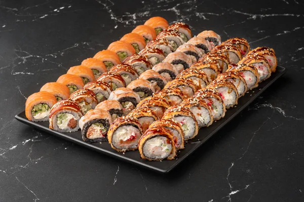 Rotoli Giapponesi Con Pesce Verdure Ricotta Grande Set Involtini Sushi — Foto Stock