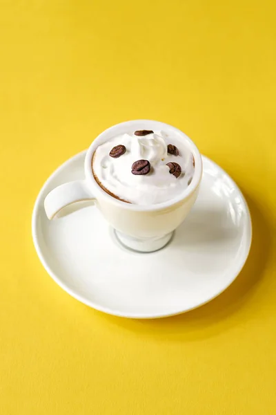 Café Cappuccino Avec Une Tasse Blanche Lait Blanc Moelleux Sur — Photo