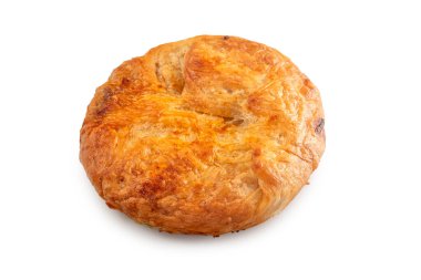 Beyaz arka planda eti olan lezzetli bir fırın ürünü kubdari. Seçici odaklanma. Tasarım menüsü için kırpma yolu ile. Üst Manzara. Geleneksel Gürcü yemekleri