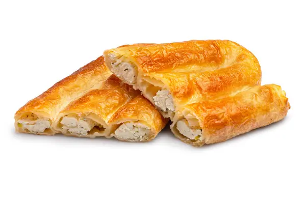 Beyaz arka plan izolasyonunda katalog fırın borek, Burek vertuta sarmal şekilli Yunan peynirli turta eti ya da süzme peynir. Tasarım menüsü için kırpma yolu ile