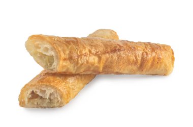 Beyaz arka planda izole edilmiş patatesli taze puf böreği. Abur cubur. Tasarım menüsü için kırpma yolu ile