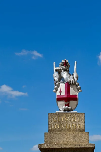 Londres Inglaterra Junio 2022 Pilar Piedra Estatua Con Letrero Límite — Foto de Stock