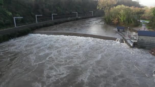 Radyr Cardiff Wales January 2023 Flyover View Weir Swollen Waters — Stockvideo