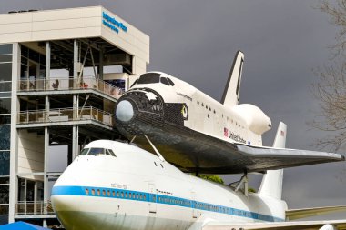 Houston, Teksas, ABD - Şubat 2023: Boeing 747 uzay mekiğini iniş alanından Houston Uzay Merkezi 'ndeki fırlatma alanına taşımak için kullanıldı