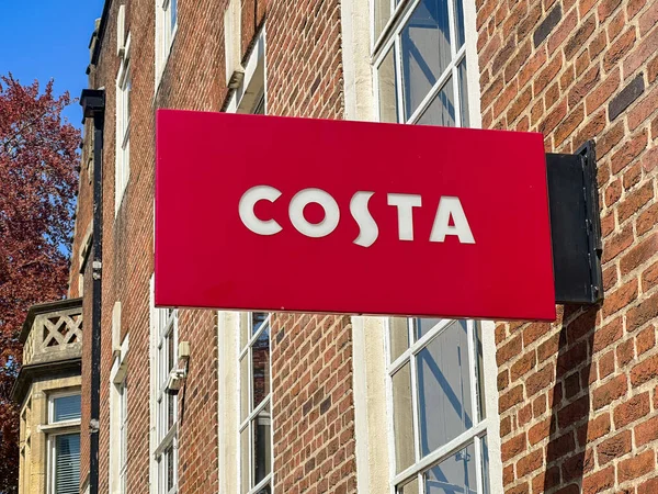 Cardiff Wales Duben 2023 Přihlaste Nad Vchodem Pobočky Costa Coffee — Stock fotografie