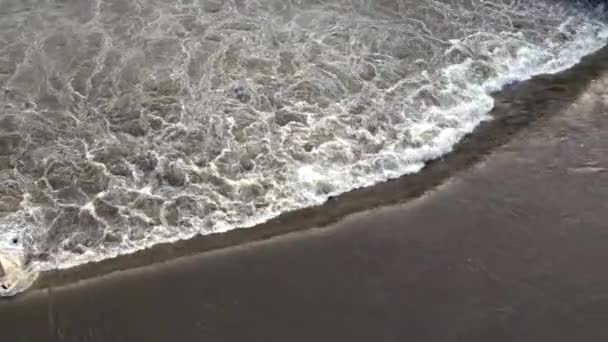 Pohled Shora Vodu Řece Záplavě Padající Jez — Stock video