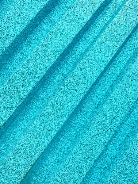 質感の仕上げと青の色で段ボール屋根材のビューを閉じます — ストック写真
