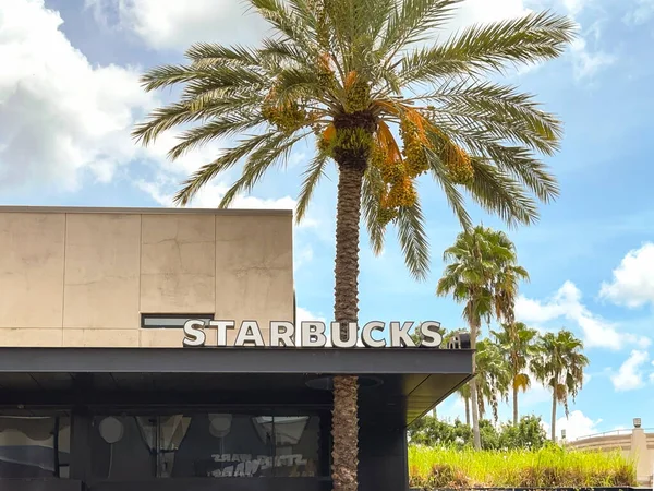 Orlando Florida Junio 2023 Vista Frontal Exterior Una Sucursal Starbucks — Foto de Stock