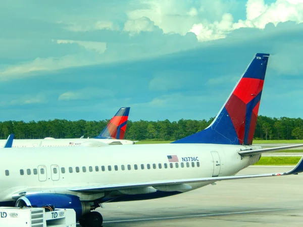 Orlando Florida Usa Giugno 2023 Pinna Posteriore Jet Passeggeri Delta — Foto Stock