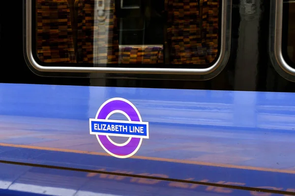 ลอนดอน งกฤษ สหราชอาณาจ นายน 2023 มมองใกล ยงของรถไฟบนสาย Elizabeth ใหม สถาน รูปภาพสต็อก