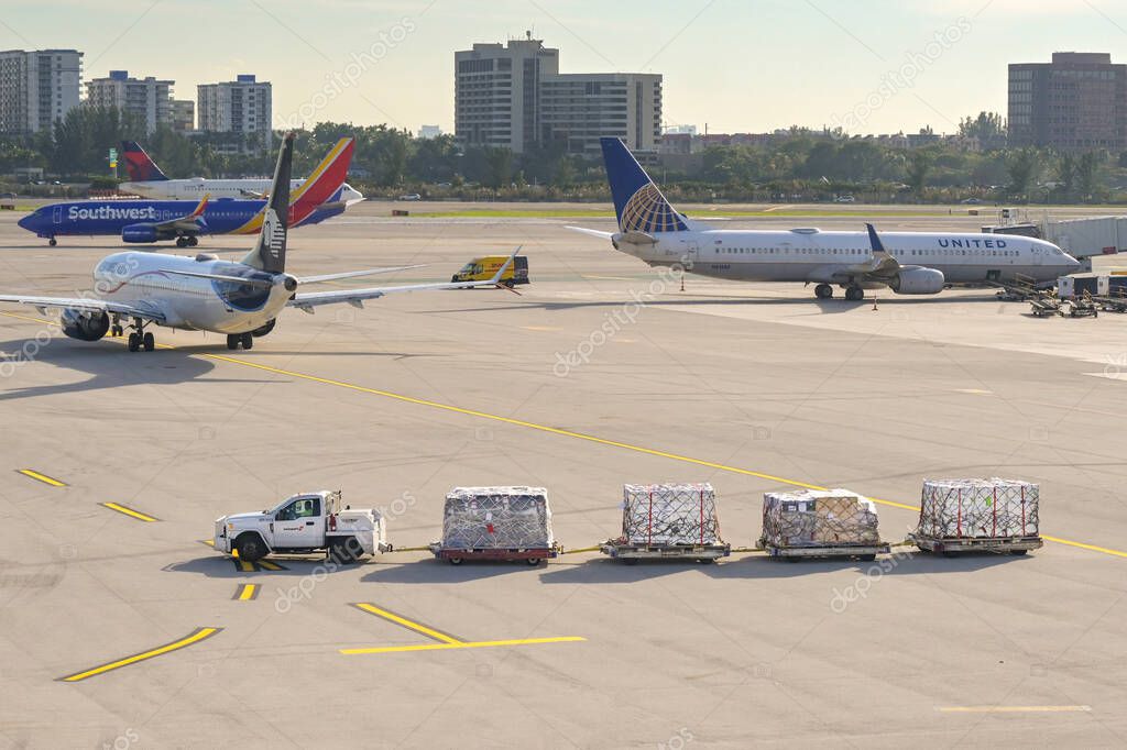 Miami, Florida, EE.UU. 5 de diciembre de 2023 Pequeño camión