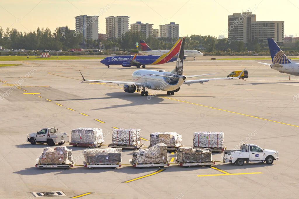 Miami, Florida, EE.UU. 5 de diciembre de 2023 Pequeño camión