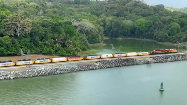 Canal Panamá Panamá Janeiro 2024 Locomotivas Diesel Transportando Trem Contêineres — Vídeo de Stock