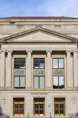 Washington DC, ABD - 2 Mayıs 2024: Washington DC şehir merkezindeki National Geographic Society binasının ön görünüşü