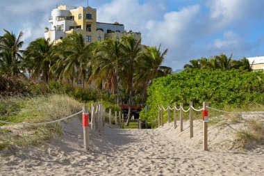 Miami, Florida, ABD - 5 Aralık 2023 Miami South Beach yolu