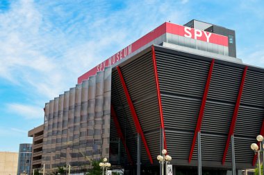 Washington DC, ABD - 1 Mayıs 2024: Washington DC 'deki L' infant Plaza 'daki Casus Müzesi' nin dış görünümü.