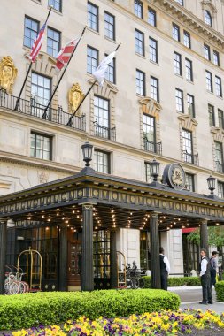 Washington DC, ABD - 1 Mayıs 2024: Washington DC 'deki lüks St. Regis otelinin dış görünümü.