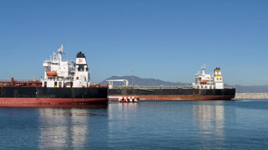 Manzanillo, Colima, Meksika - 16 Ocak 2024: Manzanillo limanına petrol tankerleri yanaştı