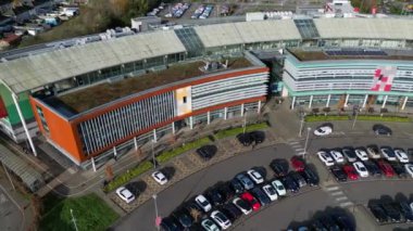 Nantgarw, Cardiff, Galler, İngiltere - 12 Kasım 2024: Güney Galler 'deki Coleg y Cymoedd veya College of the Valley kampüsünün havadan görünüşü