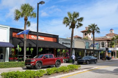 Fort Lauderdale, Florida, ABD - 2 Aralık 2023: Fort Lauderdale şehrinin ana caddesi.