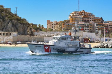 Cabo San Lucas, Baja California Sur, Meksika - 14 Ocak 2024: Cabo San Lucas limanından kalkan Marina kurtarma botu.