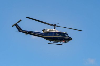 Washington DC, ABD - 1 Mayıs 2024: Bell UH-1 Amerikan Hava Kuvvetleri 1. Helikopter Filosu helikopteri