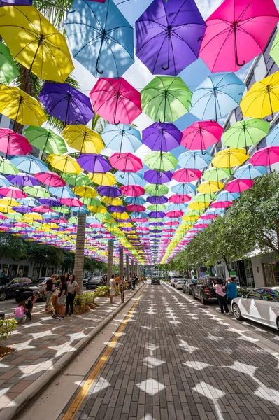 Doral Florida April 2023 Visitors Enjoy Canopy Colorful Umbrellas Suspended — Stock Photo, Image