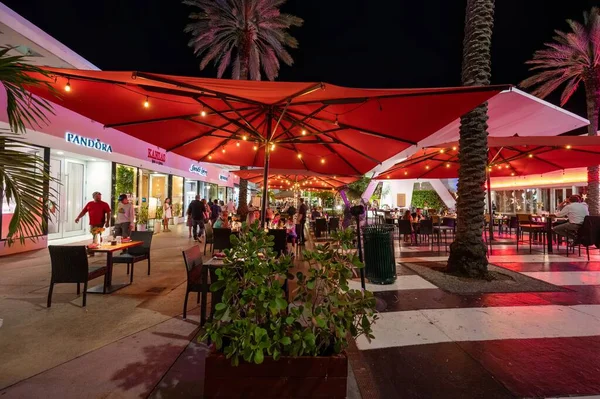 Miami Beach Florida May 2023 Outdoor Restaurants Lincoln Road Mall — Stock Photo, Image