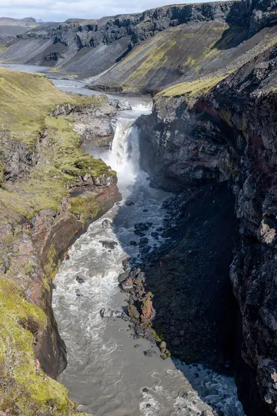Vízesés Markarfjotsgljufur Kanyon Fjallabak Természetvédelmi Terület Izlandon Hegyvidéki Napsütéses Őszi — Stock Fotó
