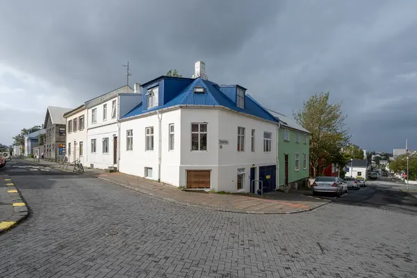 Reykjavík Island Září 2023 Obytná Pouliční Scéna Pod Podzimní Oblačností — Stock fotografie