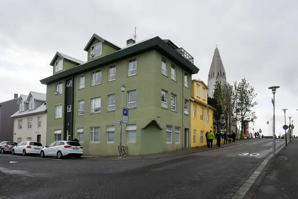 Reykjavik Islandia Września 2023 Kolorowa Scena Uliczna Pod Jesiennym Chmurnym — Zdjęcie stockowe