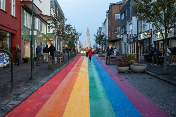 Reykjavik Islandia September 2023 Jalan Rainbow Pusat Kota Pada Sore Stok Foto Bebas Royalti
