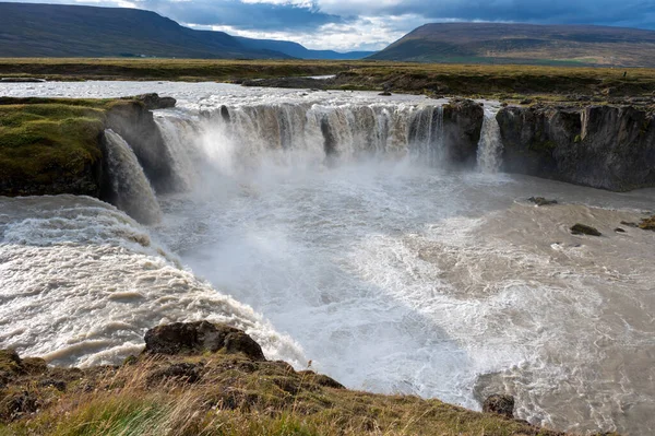 Καταρράκτης Godafoss Και Ποταμός Skjalfandafljot Στη Βόρεια Ισλανδία Κάτω Από — Φωτογραφία Αρχείου