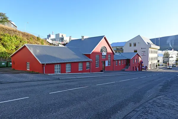 冰岛Akureyri 2023年9月9日 明媚的秋日早晨 Akureyri市中心五彩缤纷 风景如画的街景 — 图库照片