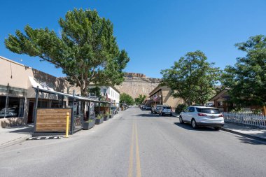 Palisade, Colorado - 9 Temmuz 2024 - açık yaz sabahı sokak sahnesi.