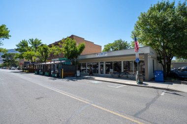 Palisade, Colorado - 9 Temmuz 2024 - açık yaz sabahı sokak sahnesi.