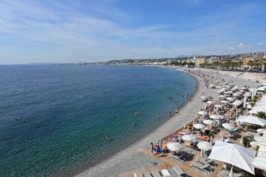 Güzel, Fransa ve kumsalı güneşli bir eylül gününde.