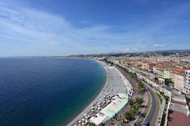 Güzel, Fransa ve kumsalı güneşli bir eylül gününde.