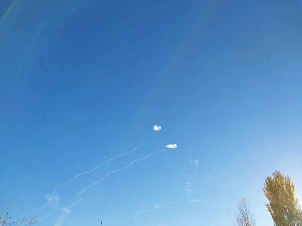 Explosionen Von Raketen Und Luftabwehr Himmel — Stockfoto