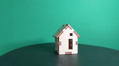 Dikey bir nesne ayakta döner