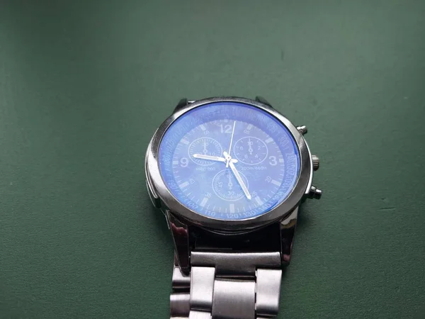 男性のための機械式クォーツ腕時計 — ストック写真